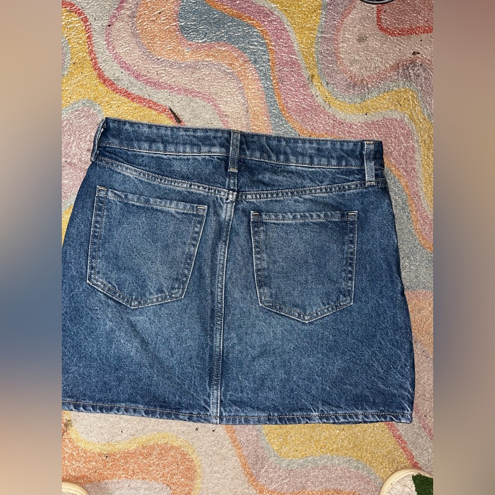 Old Navy Mid-Rise Jean Skirt - Picture 5 of 6